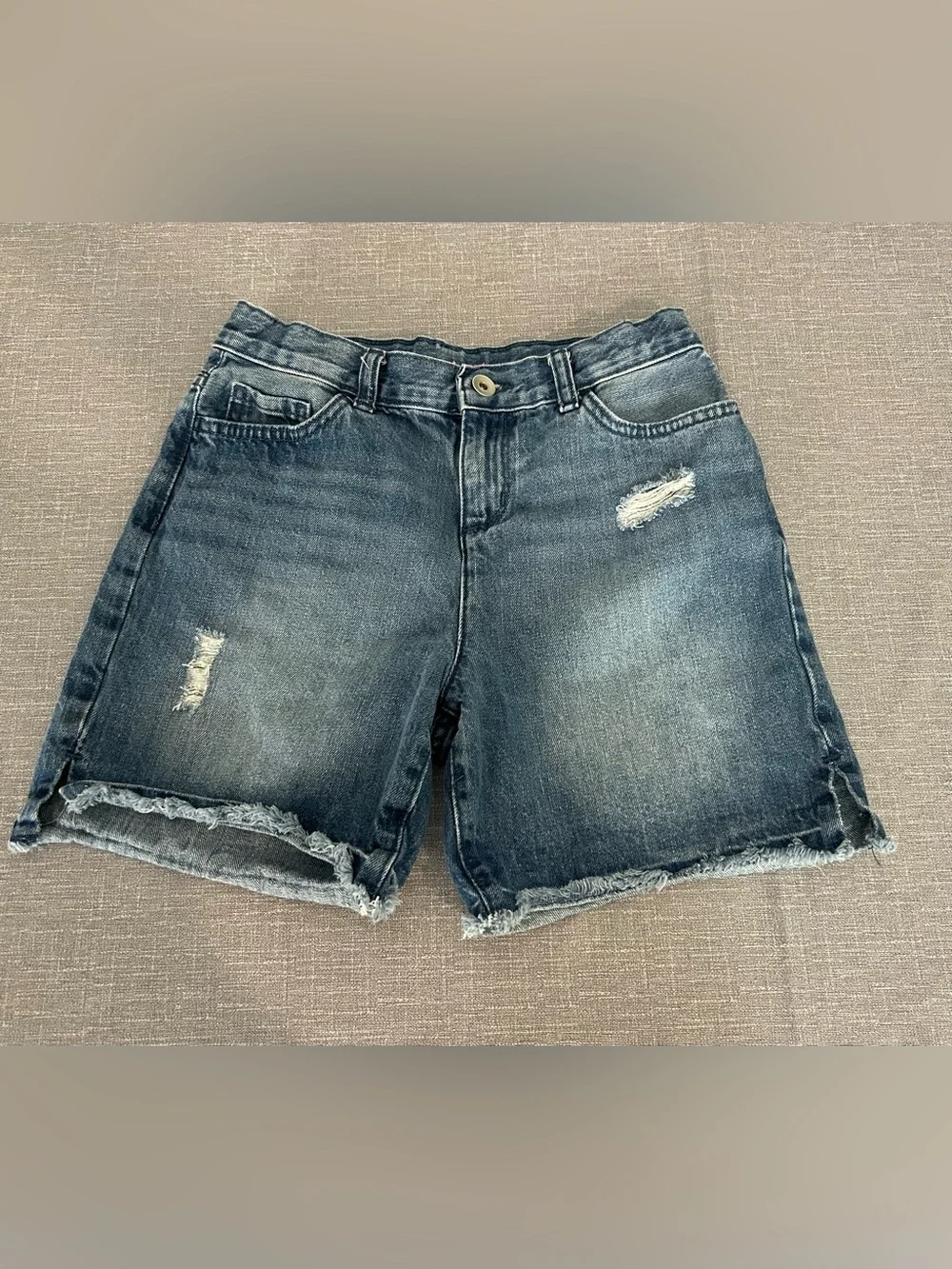 The Children's Place Washed Blue Distressed Denim Shorts Girls 12 MIDI MI-Long